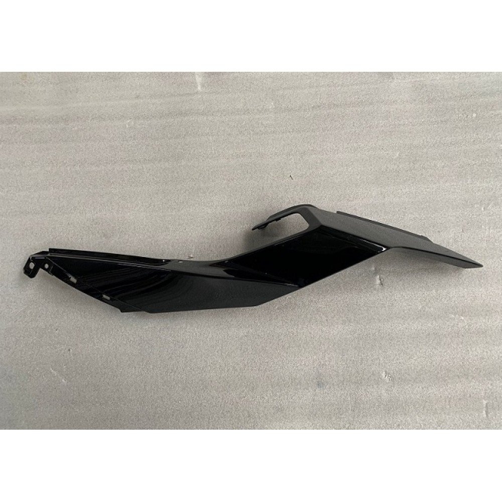 GP250 - 033
SAĞ YAN KAPAK SİYAH